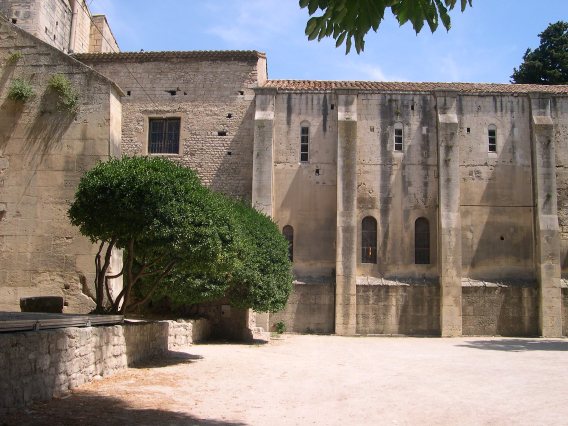  Saint-Trophime